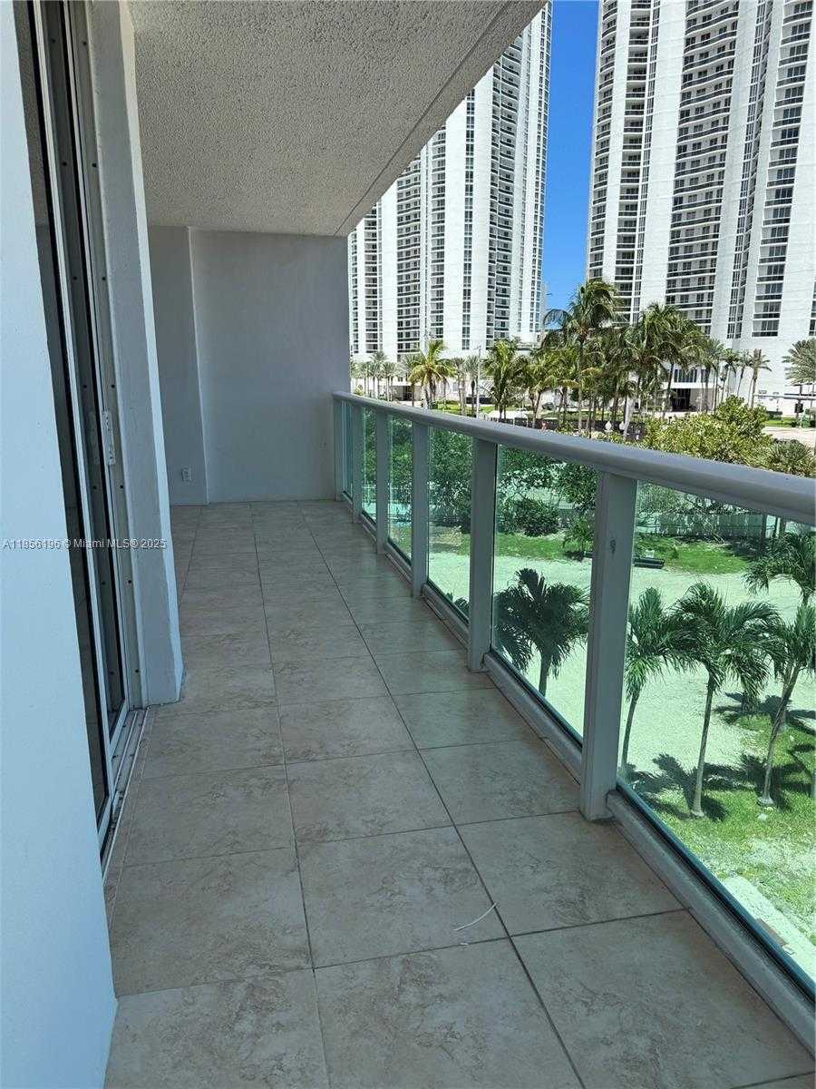 Small Image of 100 BAYVIEW DR #309, Sunny Isles Beach Number 16
