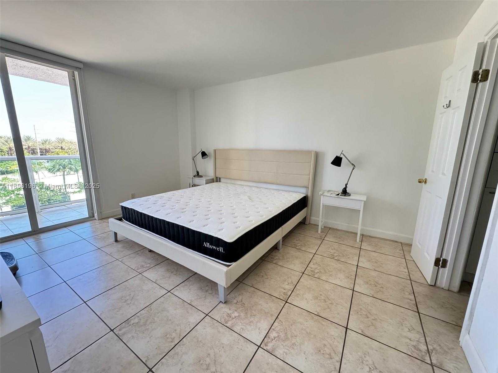 Small Image of 100 BAYVIEW DR #309, Sunny Isles Beach Number 18