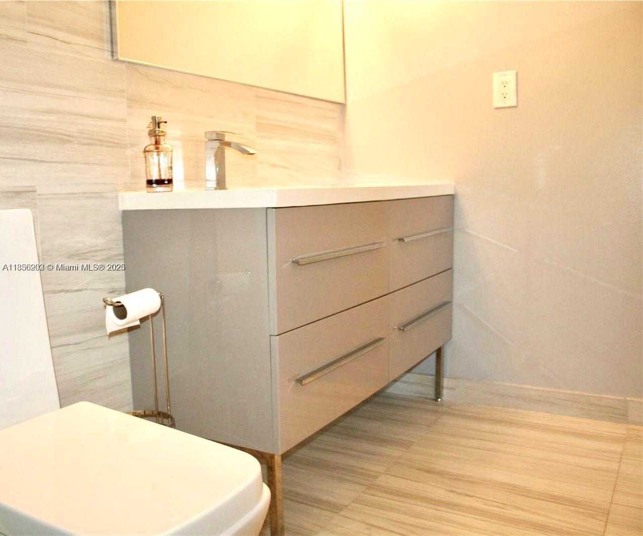 Small Image of 210 174TH ST #1506, Sunny Isles Beach Number 19