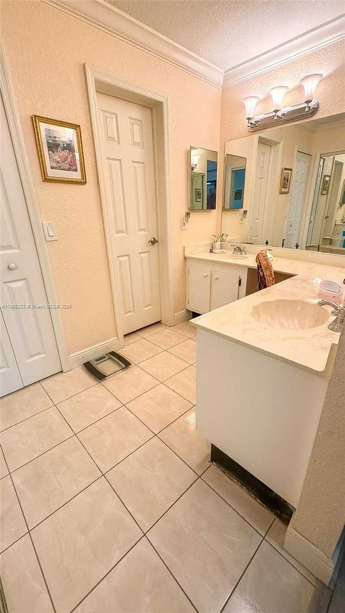 Small Image of 3570 MAGELLAN CIR #222-2, Aventura Number 8