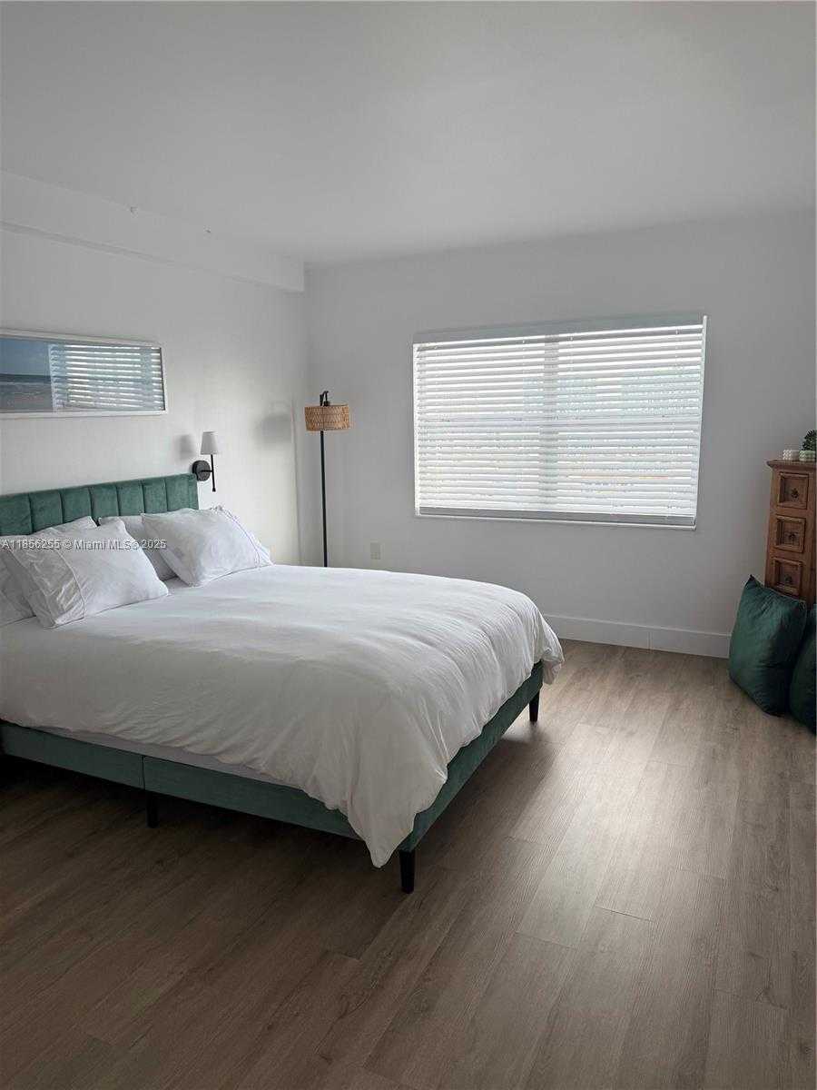 Small Image of 400 KINGS POINT DR #1224, Sunny Isles Beach Number 13