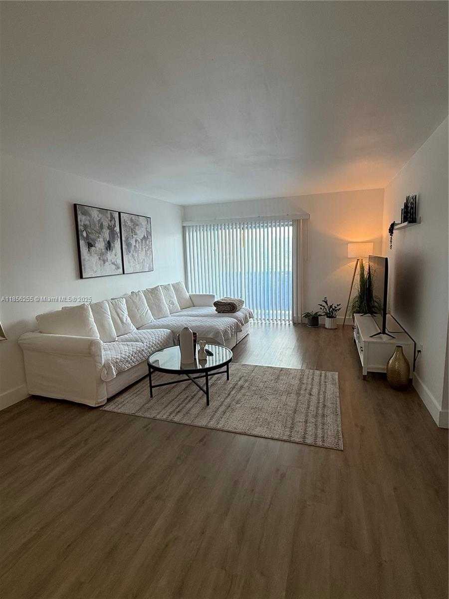 Small Image of 400 KINGS POINT DR #1224, Sunny Isles Beach Number 3
