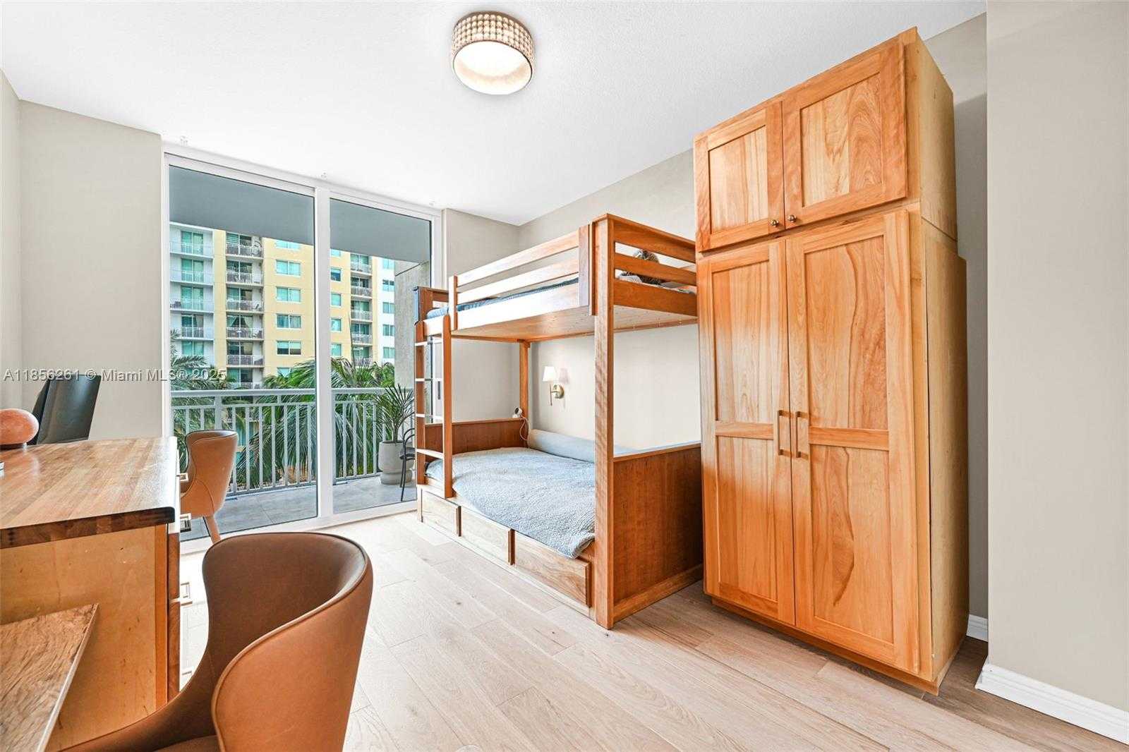 Small Image of 1745 Hallandale Beach Blvd, Hallandale Beach, FL 33009, USA Number 17
