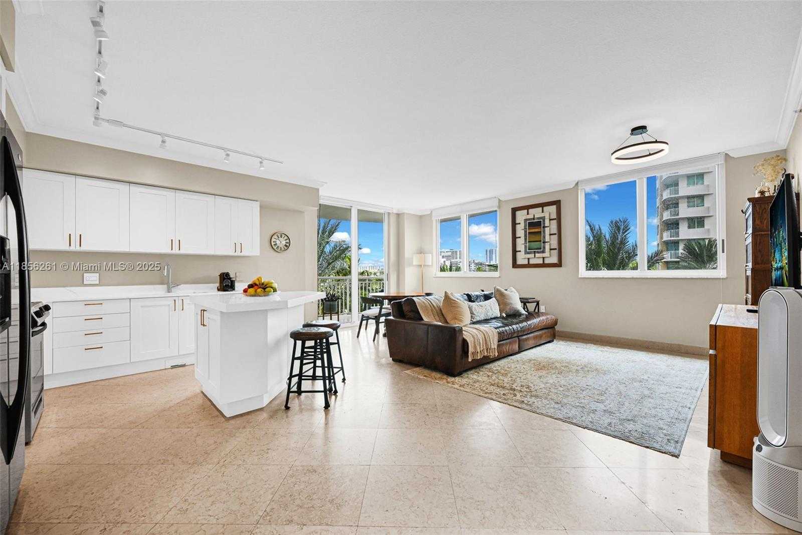 Small Image of 1745 Hallandale Beach Blvd, Hallandale Beach, FL 33009, USA Number 2