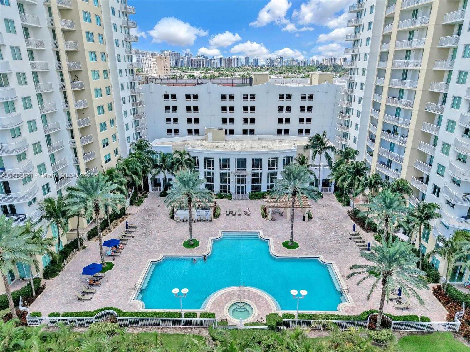 Small Image of 1745 Hallandale Beach Blvd, Hallandale Beach, FL 33009, USA Number 22
