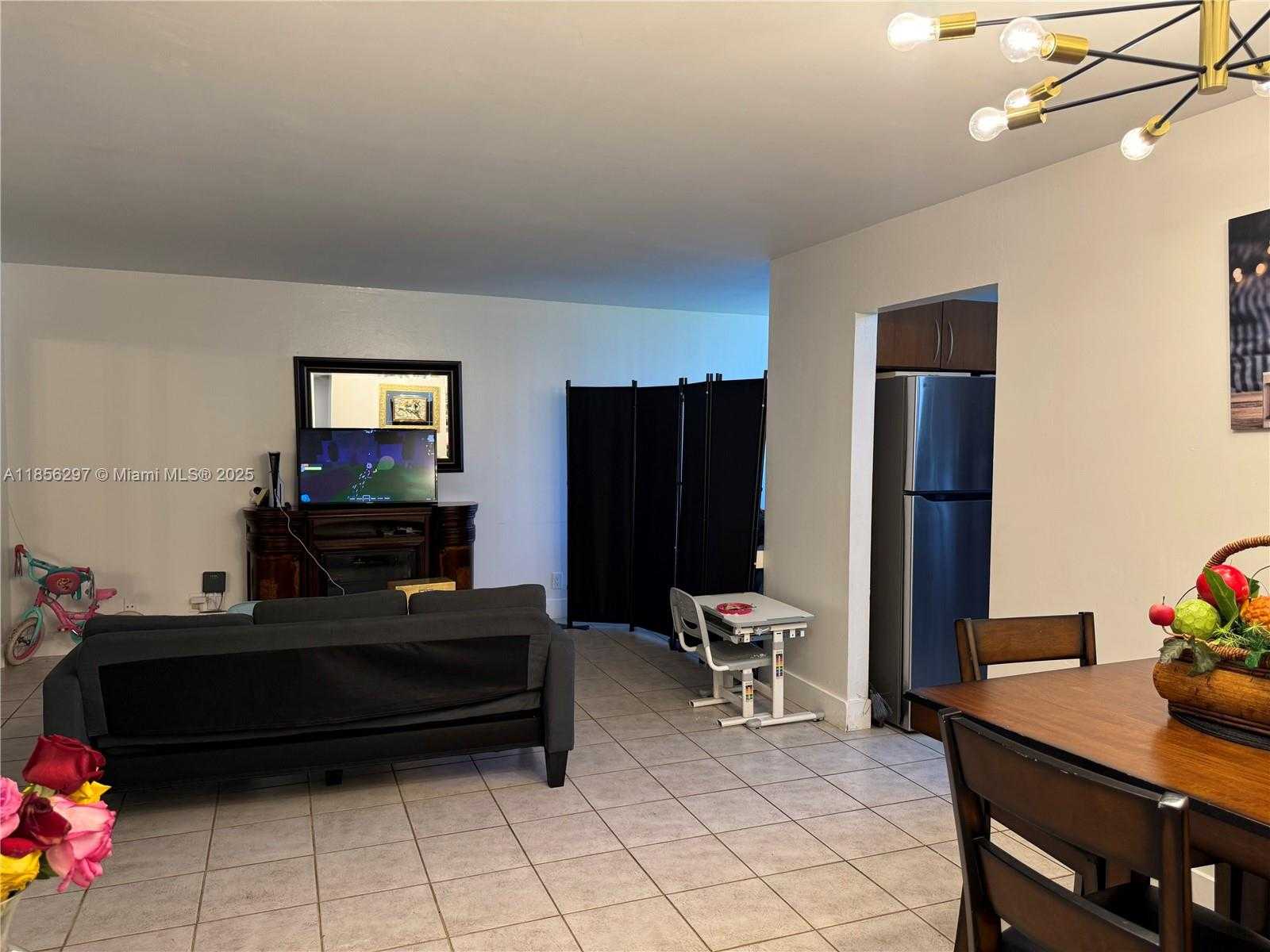 Small Image of 16919 NORTH BAY RD #710, Sunny Isles Beach Number 3