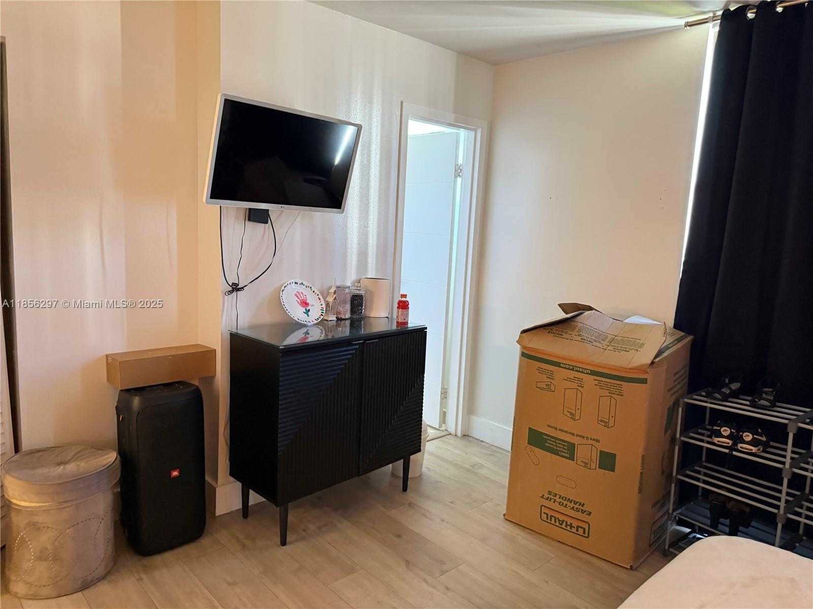 Small Image of 16919 NORTH BAY RD #710, Sunny Isles Beach Number 6