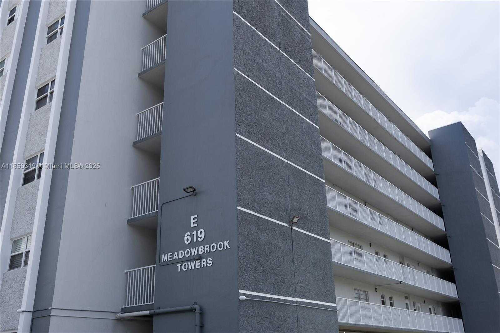 Small Image of 619 NORTH EAST 14TH AVE #507, Hallandale Beach Number 23