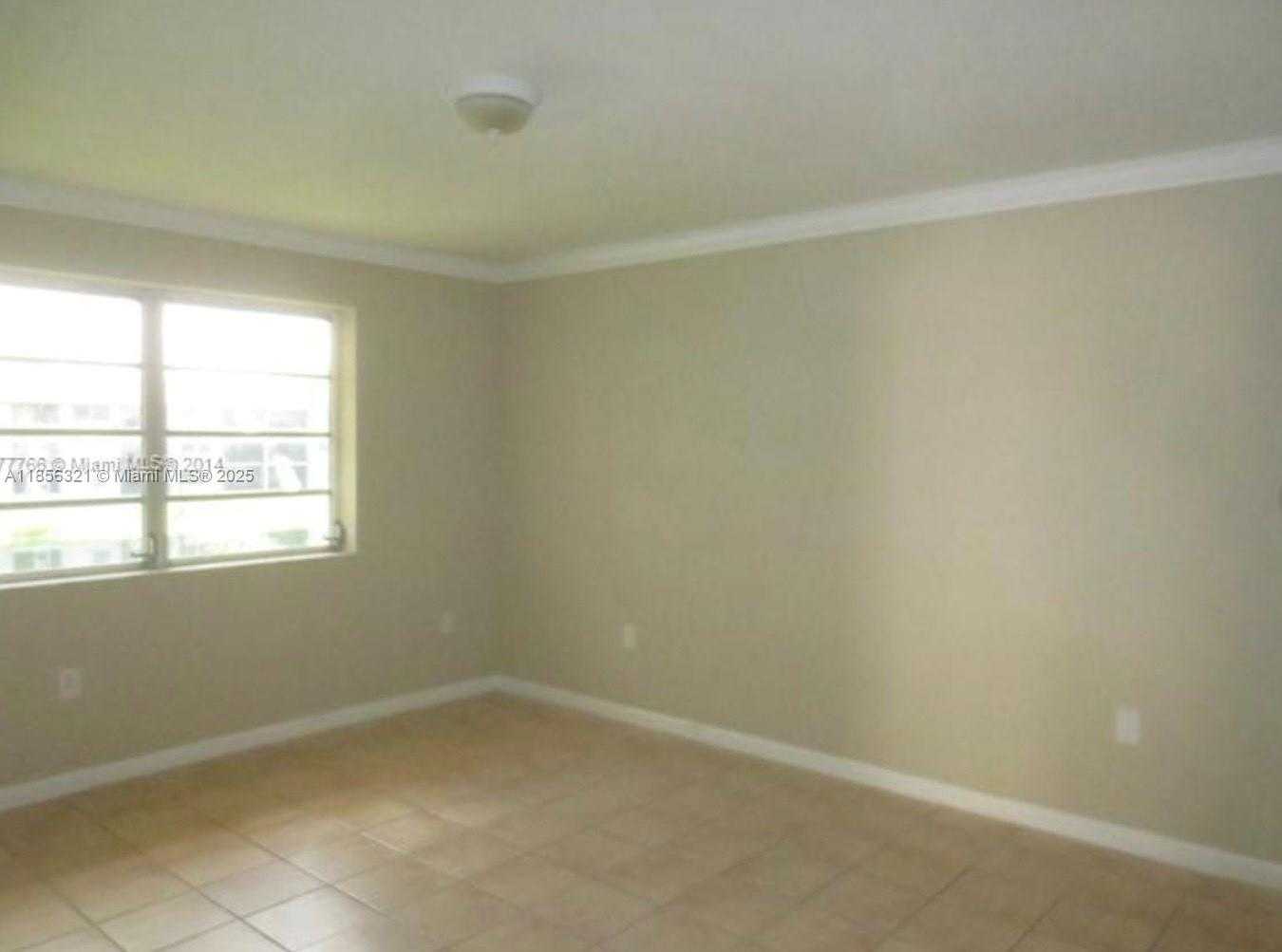 Small Image of 15665 SOUTH WEST 82ND CIR LN #4-4, Miami Number 5