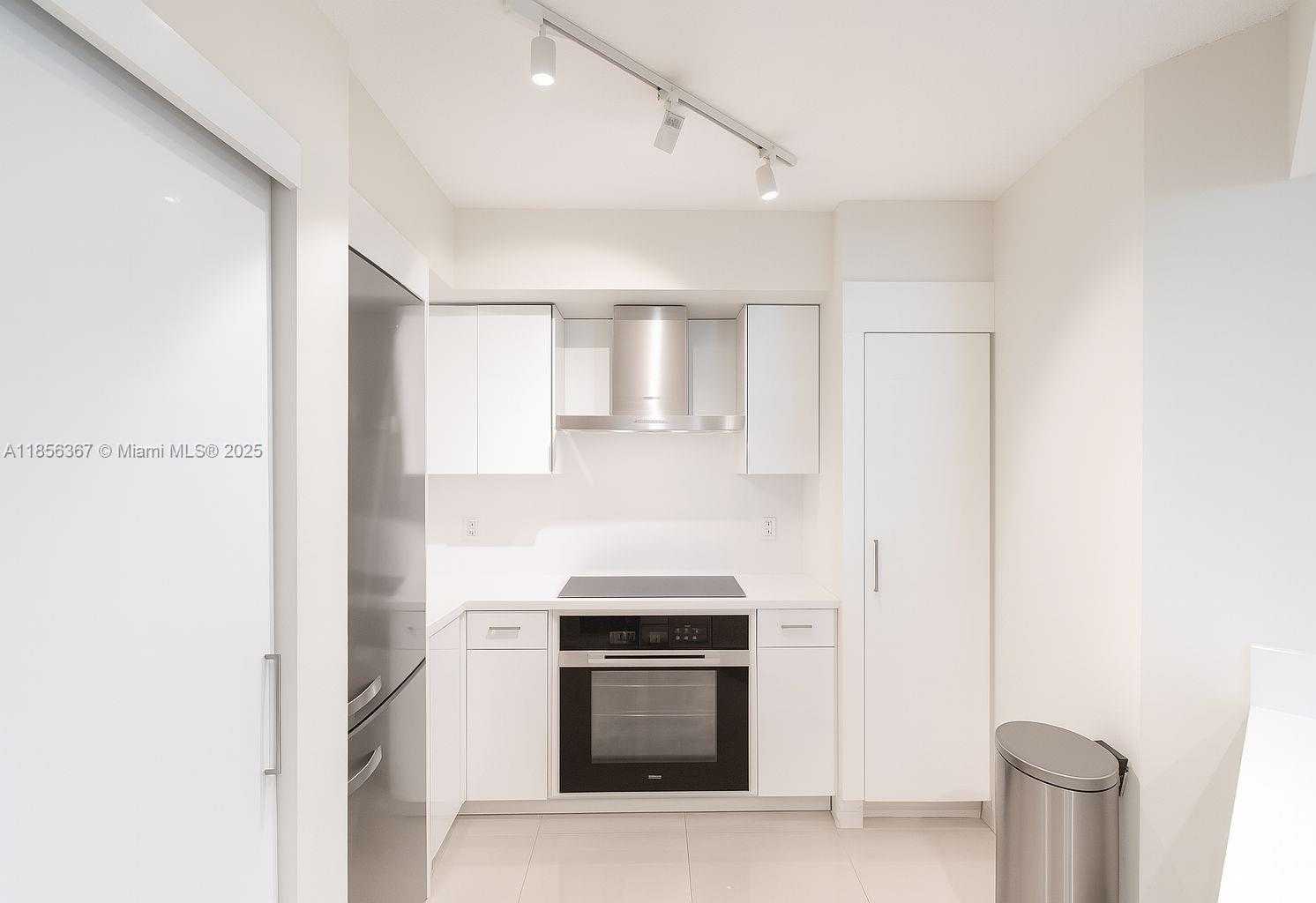 Small Image of 9201 COLLINS AVE #624, Surfside Number 7