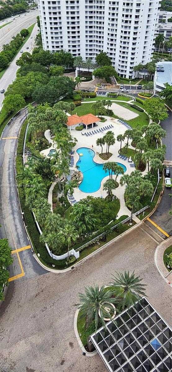Small Image of 3300 NORTH EAST 191ST ST #PH8, Aventura Number 32
