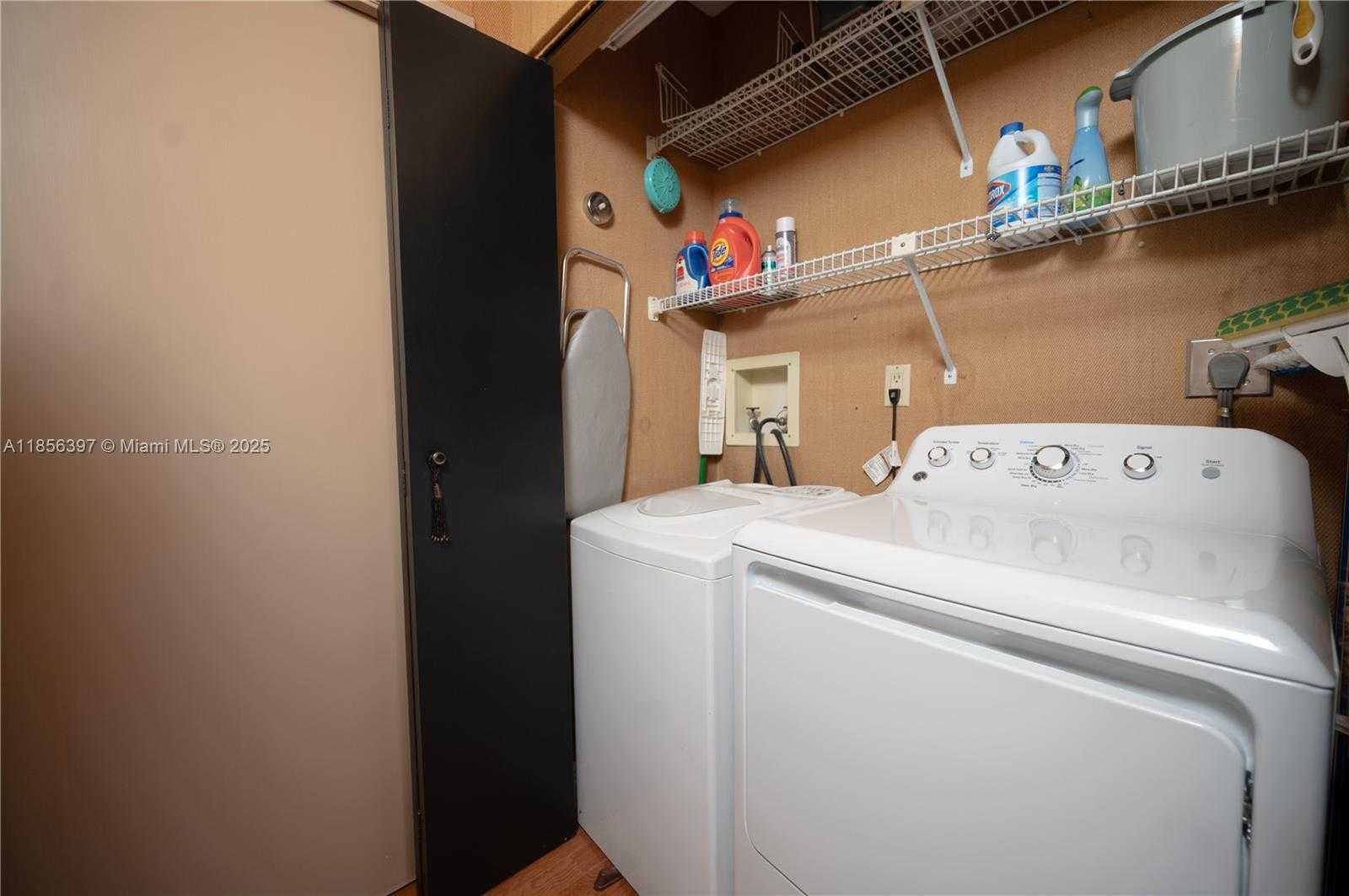 Small Image of 19667 TURNBERRY WAY #7B, Aventura Number 14