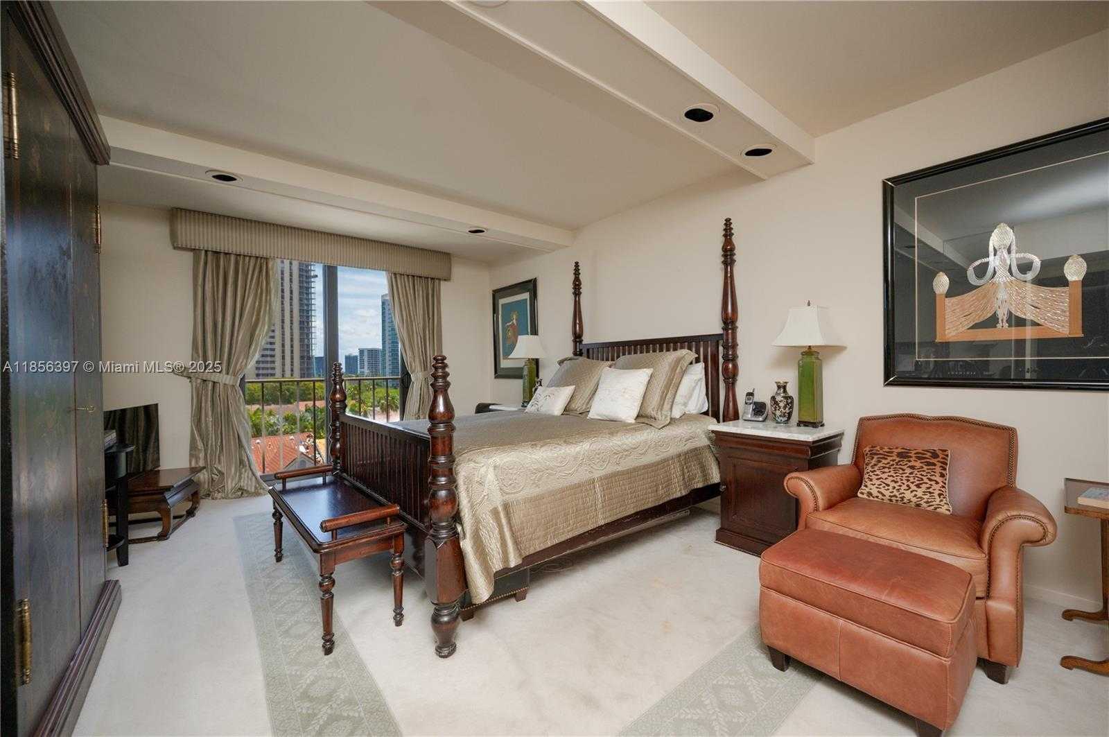 Small Image of 19667 TURNBERRY WAY #7B, Aventura Number 15