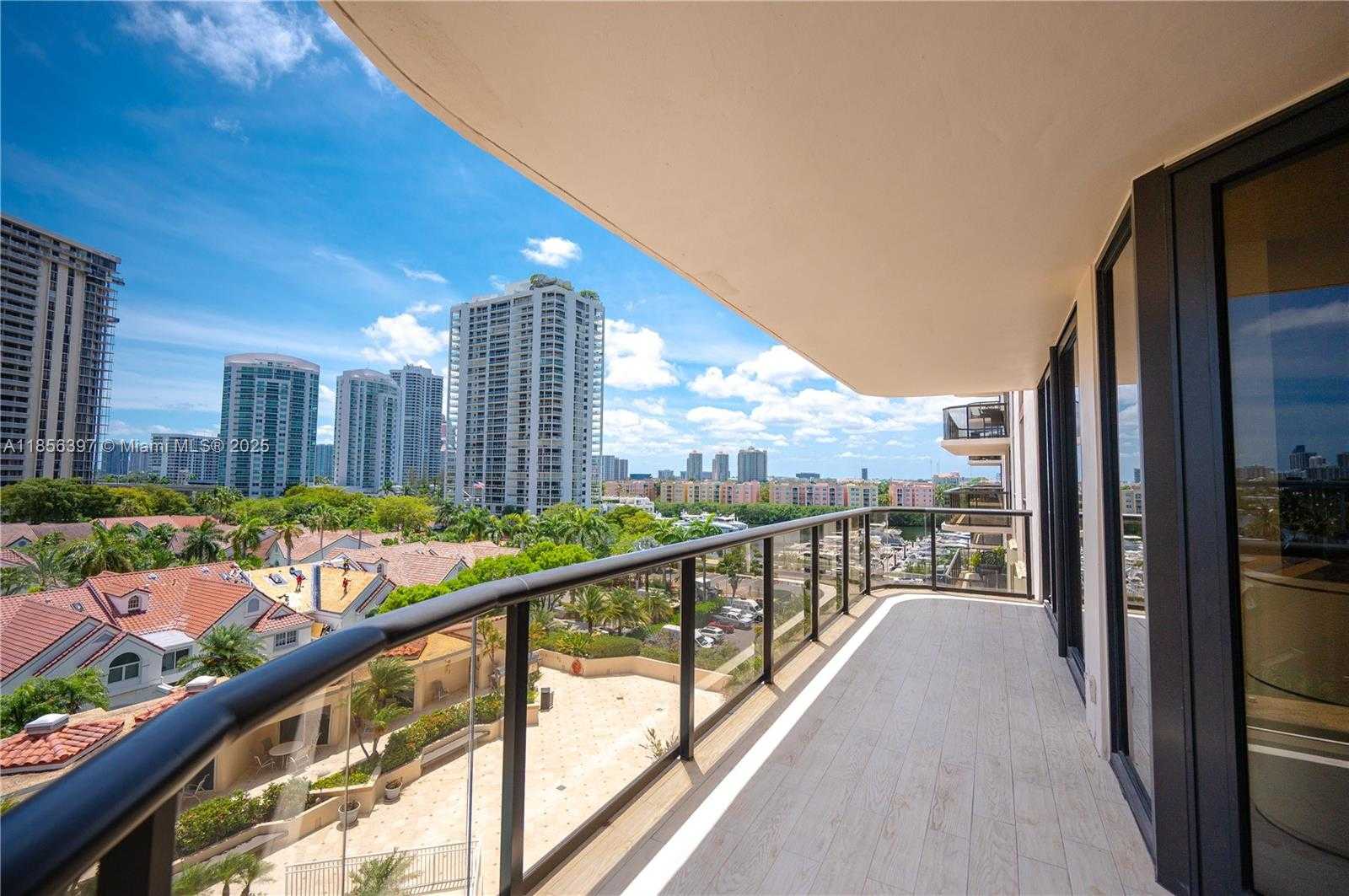 Small Image of 19667 TURNBERRY WAY #7B, Aventura Number 2