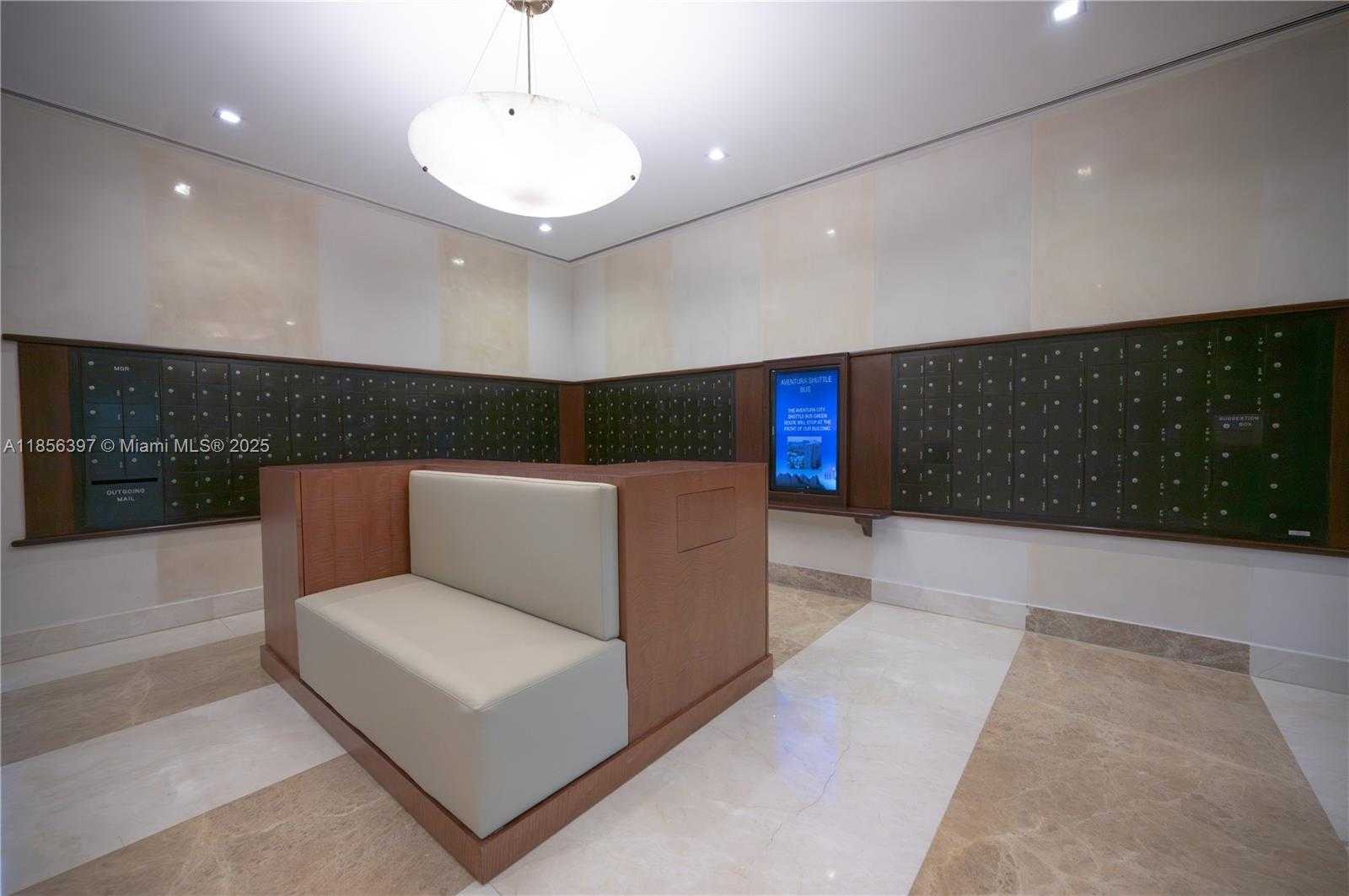 Small Image of 19667 TURNBERRY WAY #7B, Aventura Number 23