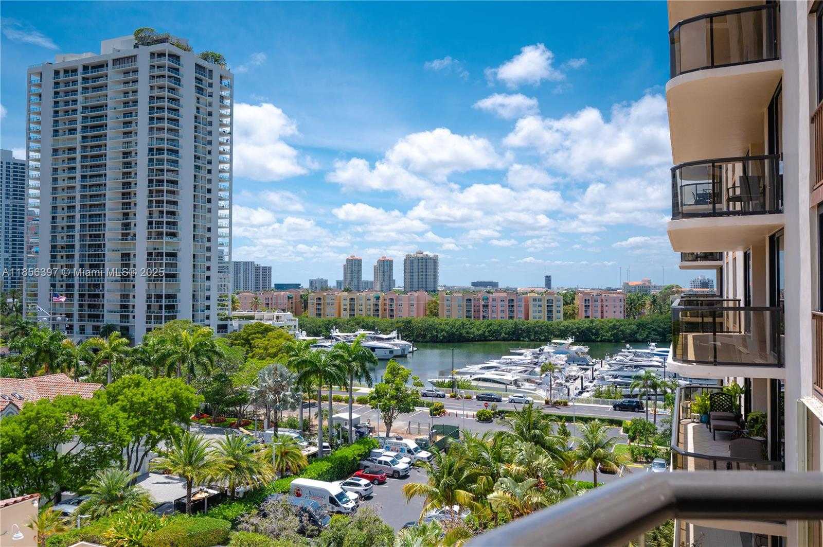 Small Image of 19667 TURNBERRY WAY #7B, Aventura Number 3