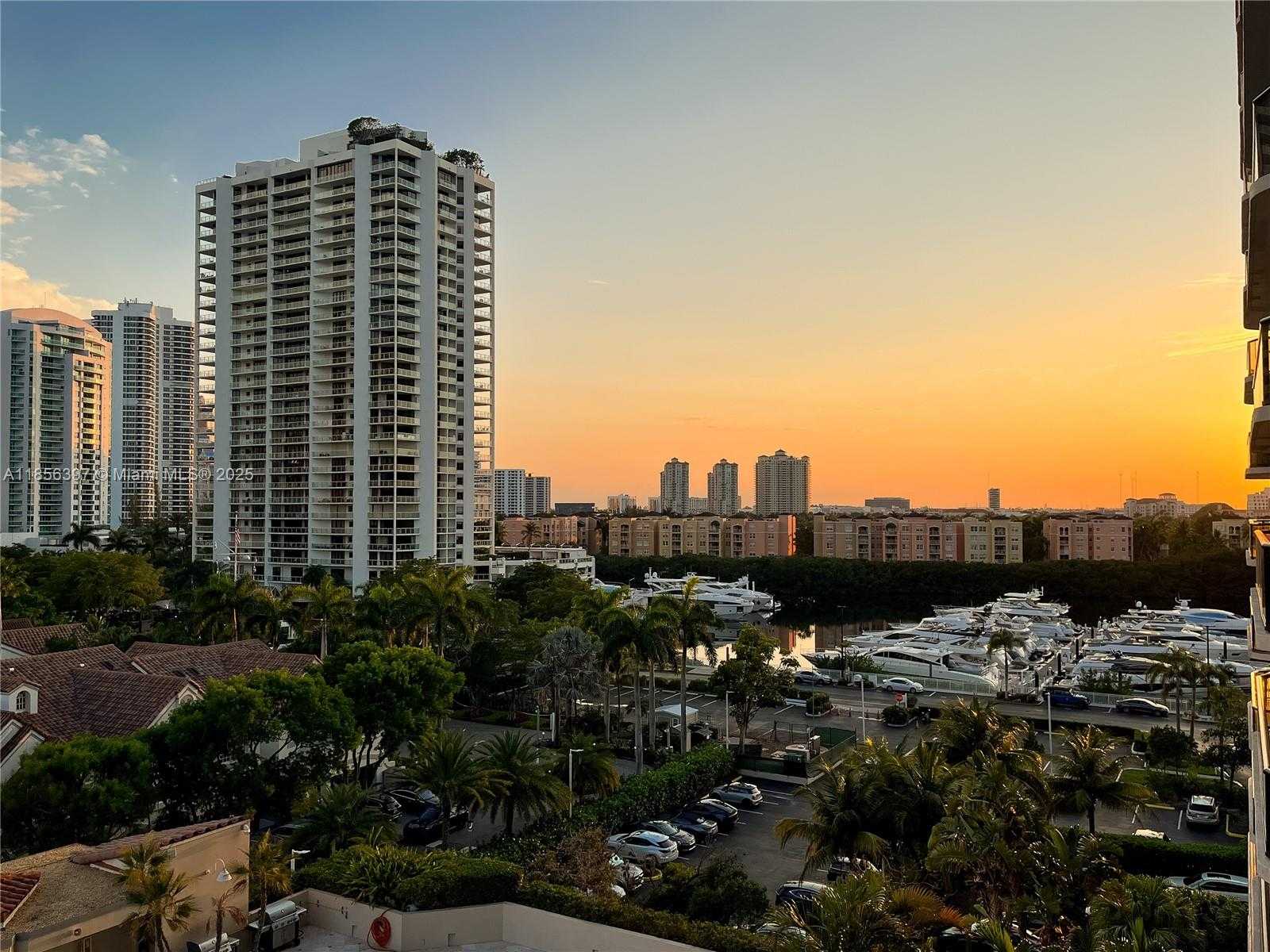 Small Image of 19667 TURNBERRY WAY #7B, Aventura Number 31