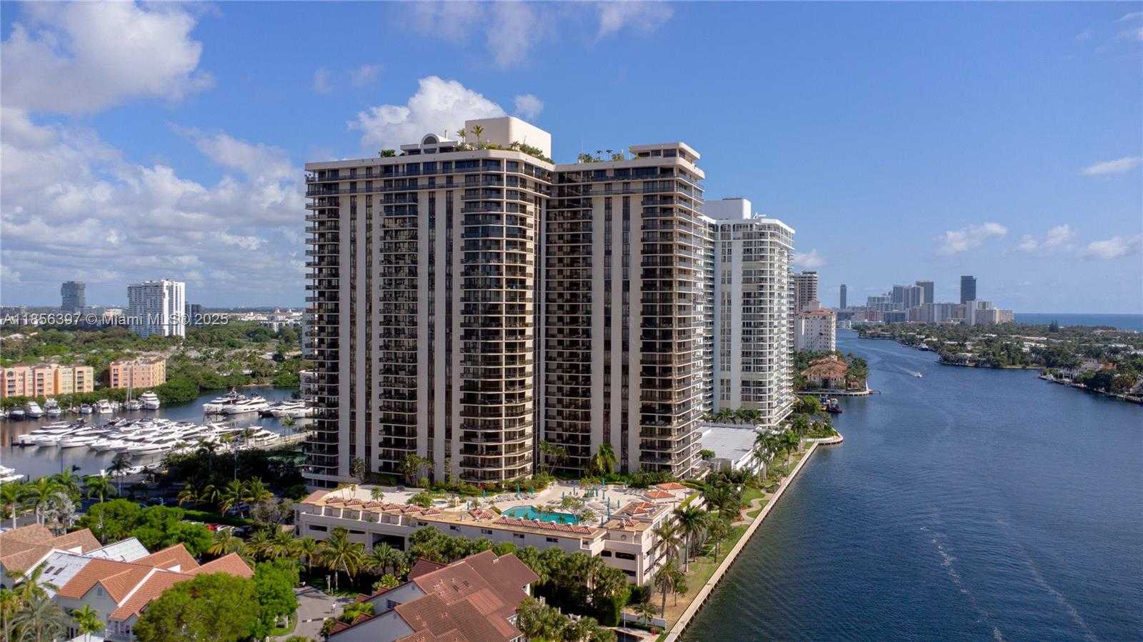 Small Image of 19667 TURNBERRY WAY #7B, Aventura Number 35
