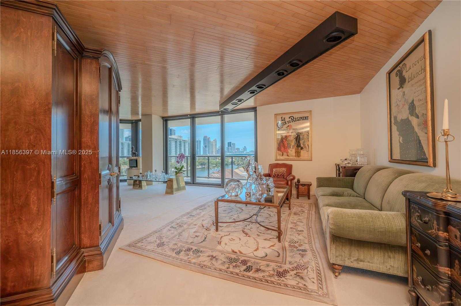 Small Image of 19667 TURNBERRY WAY #7B, Aventura Number 7