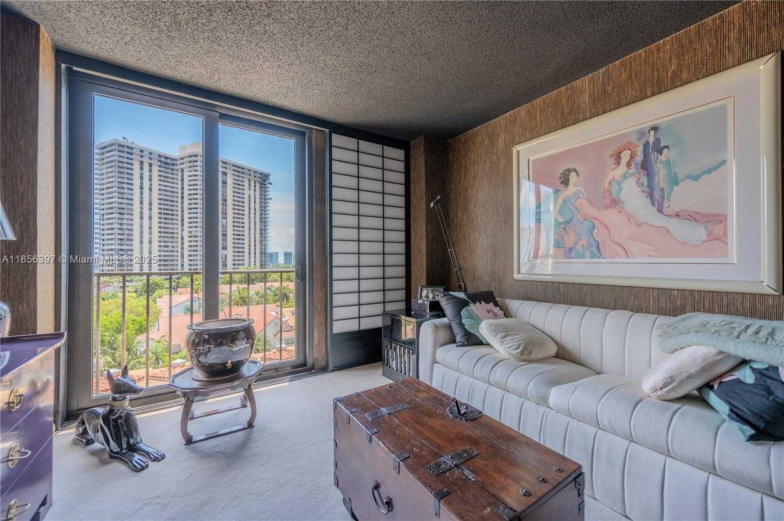 Small Image of 19667 TURNBERRY WAY #7B, Aventura Number 8