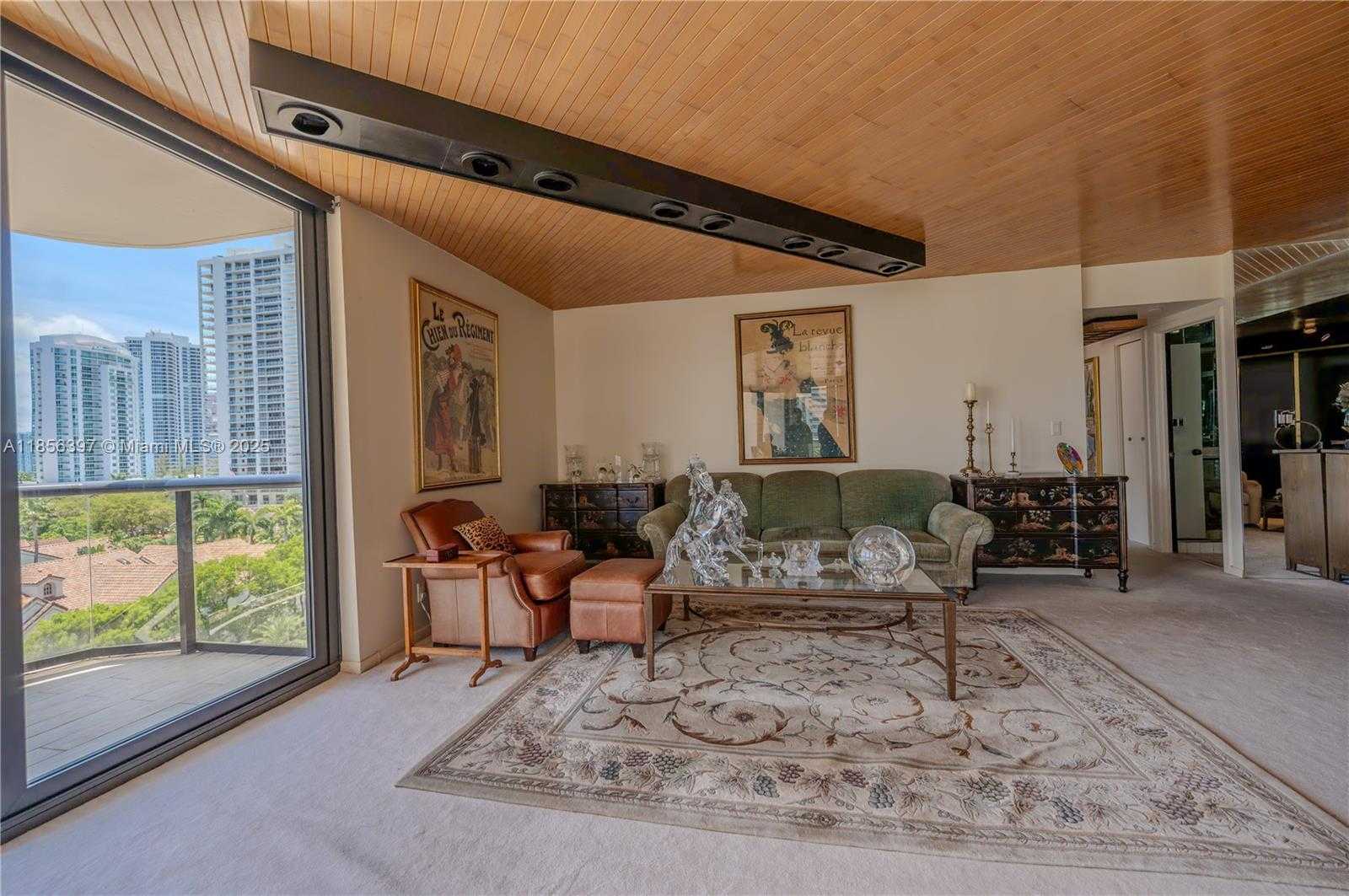 Small Image of 19667 TURNBERRY WAY #7B, Aventura Number 9