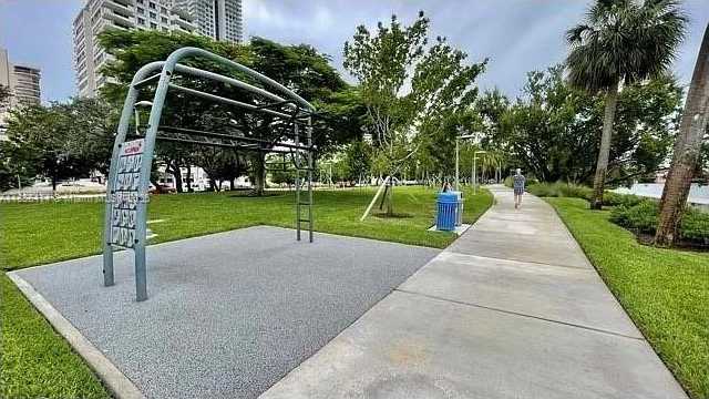 Small Image of 6484 INDIAN CREEK DR #307, Miami Beach Number 3