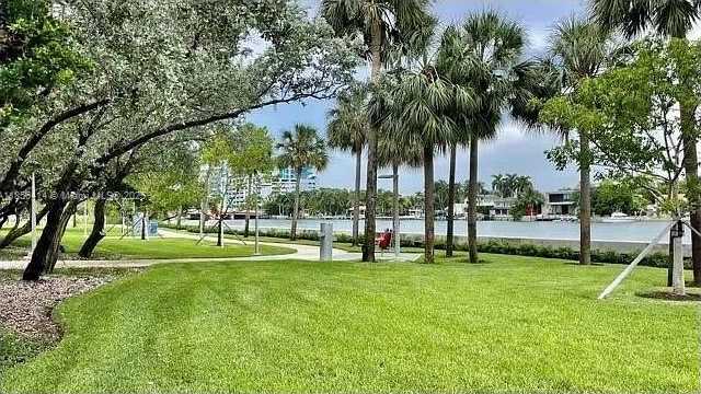 Small Image of 6484 INDIAN CREEK DR #307, Miami Beach Number 4