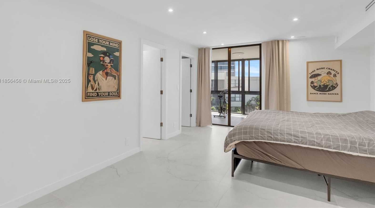 Small Image of 20441 NORTH EAST 30TH AVE #424-9, Aventura Number 12
