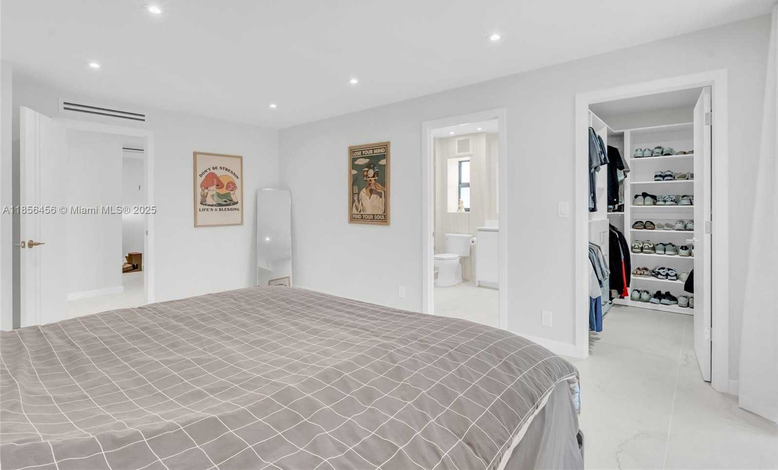 Small Image of 20441 NORTH EAST 30TH AVE #424-9, Aventura Number 13