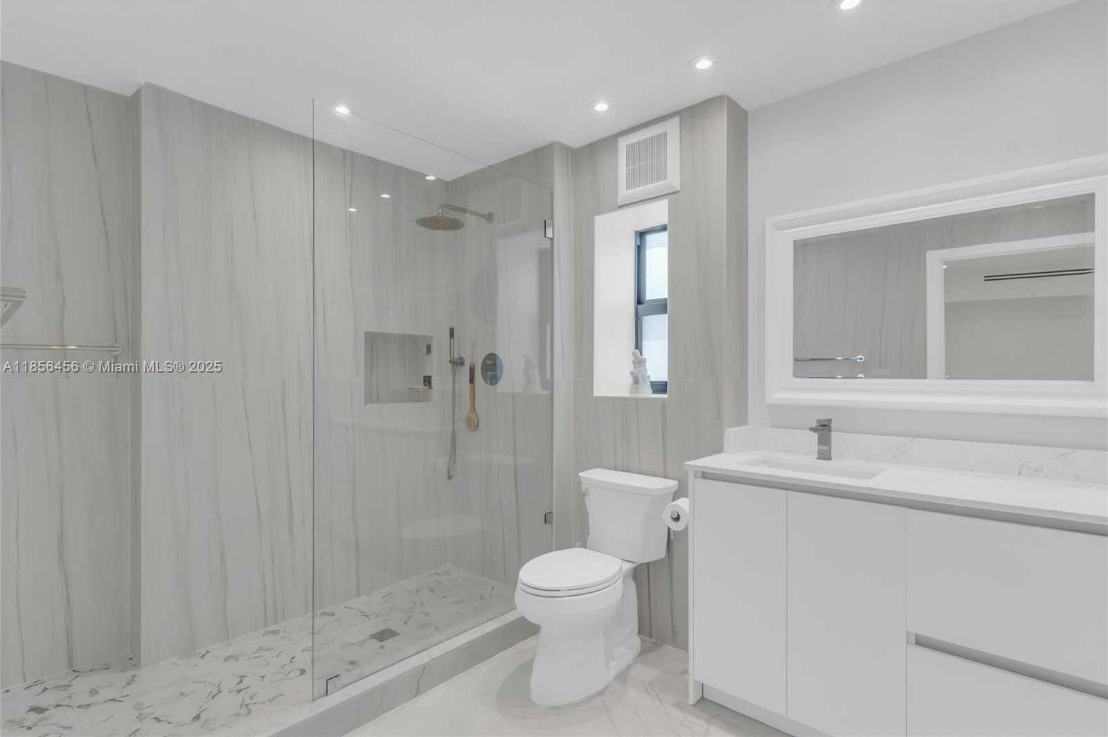 Small Image of 20441 NORTH EAST 30TH AVE #424-9, Aventura Number 14