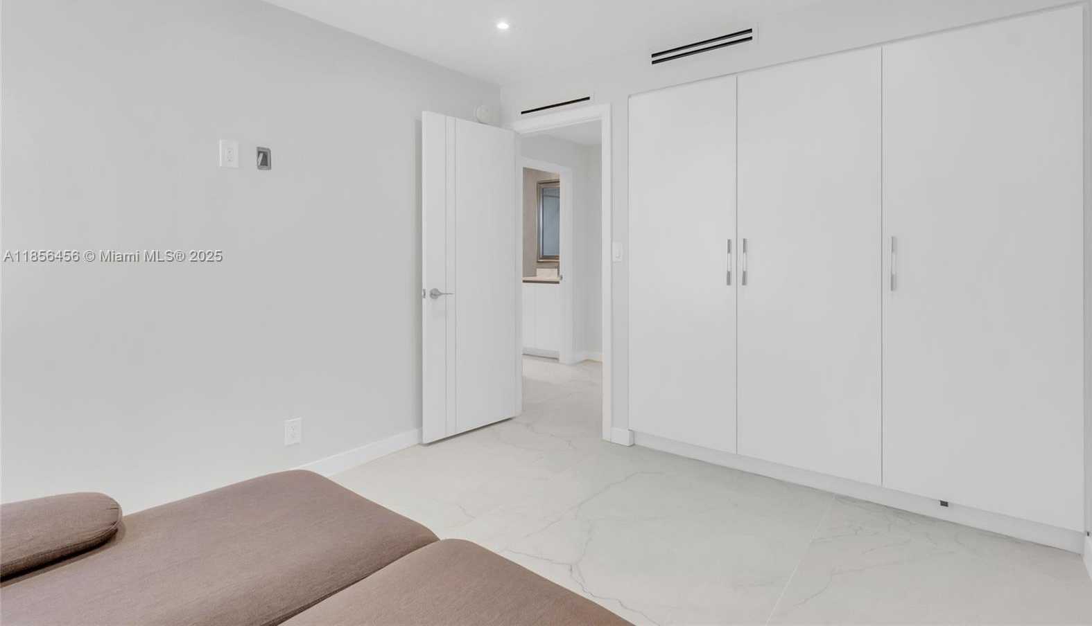 Small Image of 20441 NORTH EAST 30TH AVE #424-9, Aventura Number 19