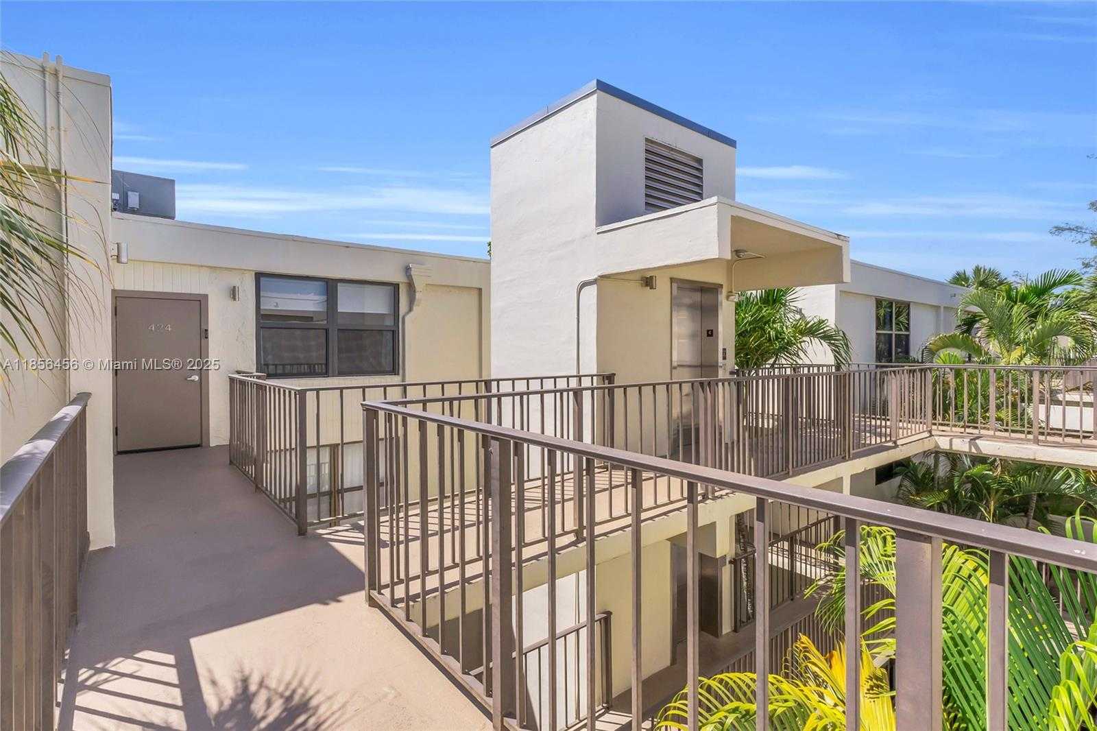 Small Image of 20441 NORTH EAST 30TH AVE #424-9, Aventura Number 29