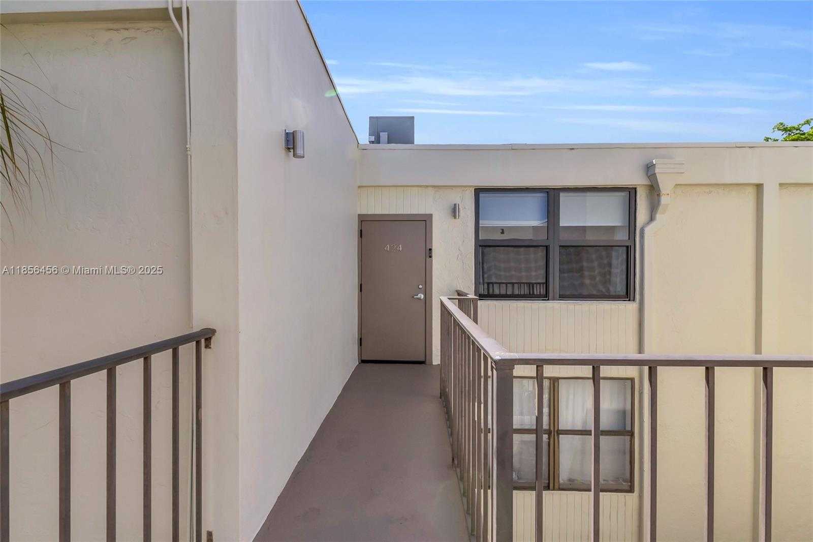 Small Image of 20441 NORTH EAST 30TH AVE #424-9, Aventura Number 30