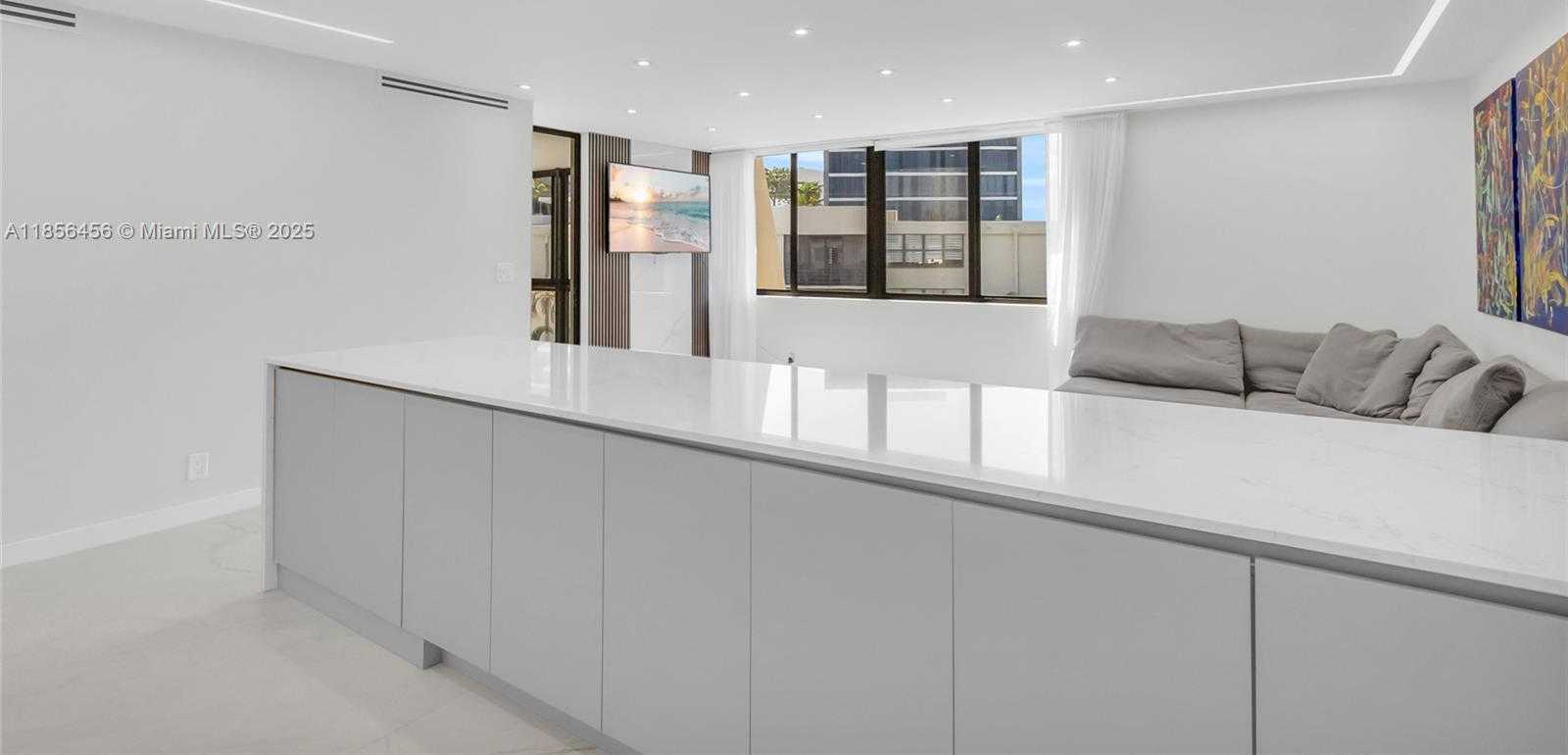 Small Image of 20441 NORTH EAST 30TH AVE #424-9, Aventura Number 4