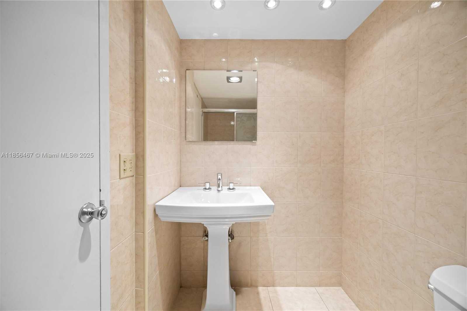 Small Image of 251 174TH ST #812, Sunny Isles Beach Number 14