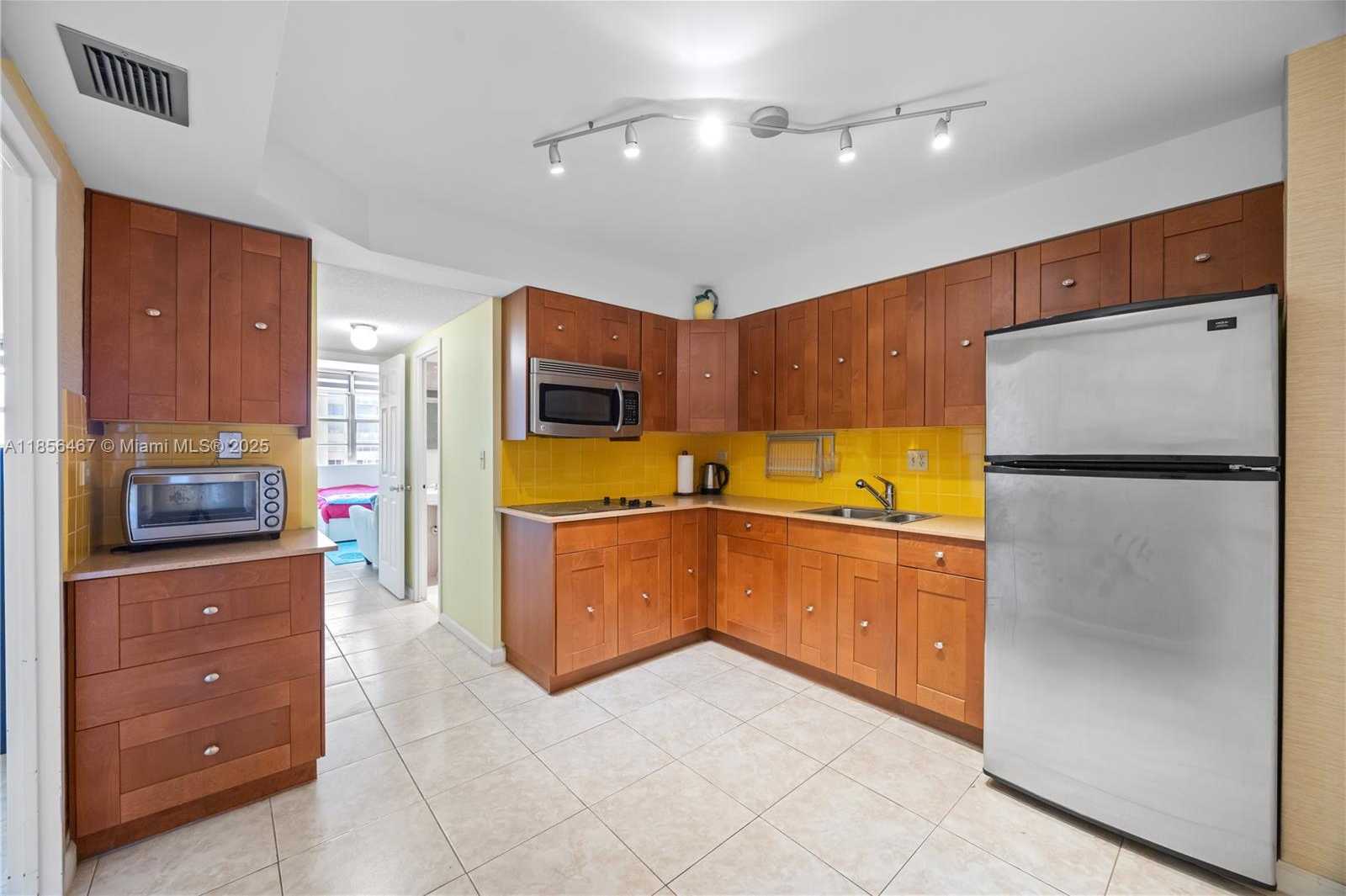 Small Image of 251 174TH ST #812, Sunny Isles Beach Number 17