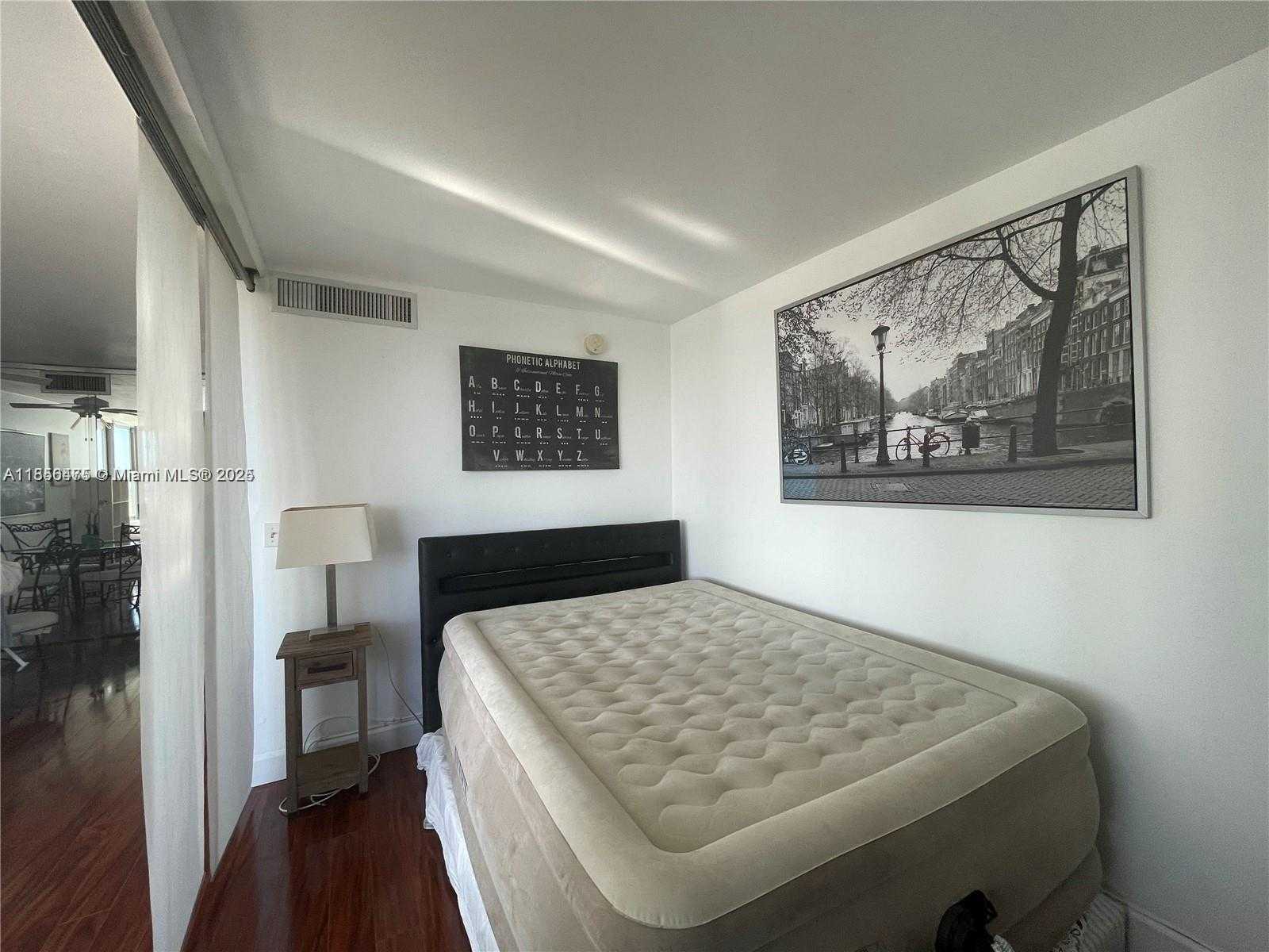 Small Image of 2899 COLLINS AVE #1420, Miami Beach Number 15