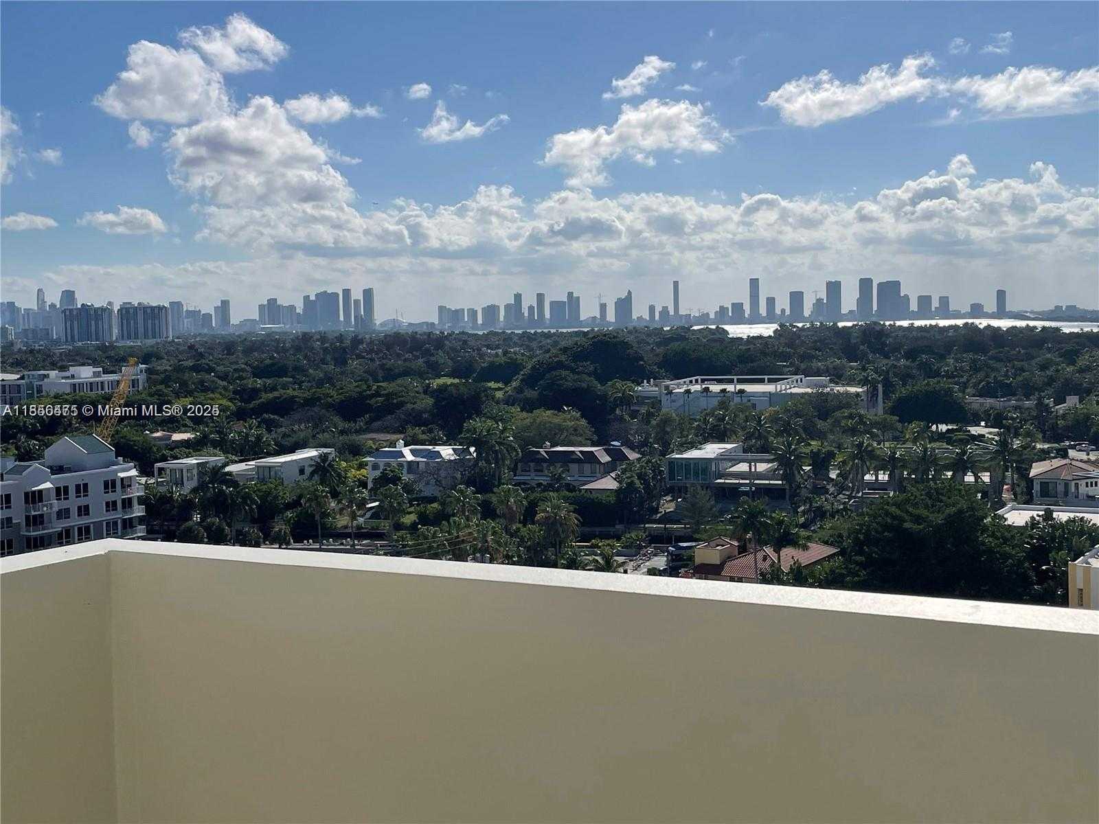 Small Image of 2899 COLLINS AVE #1420, Miami Beach Number 2