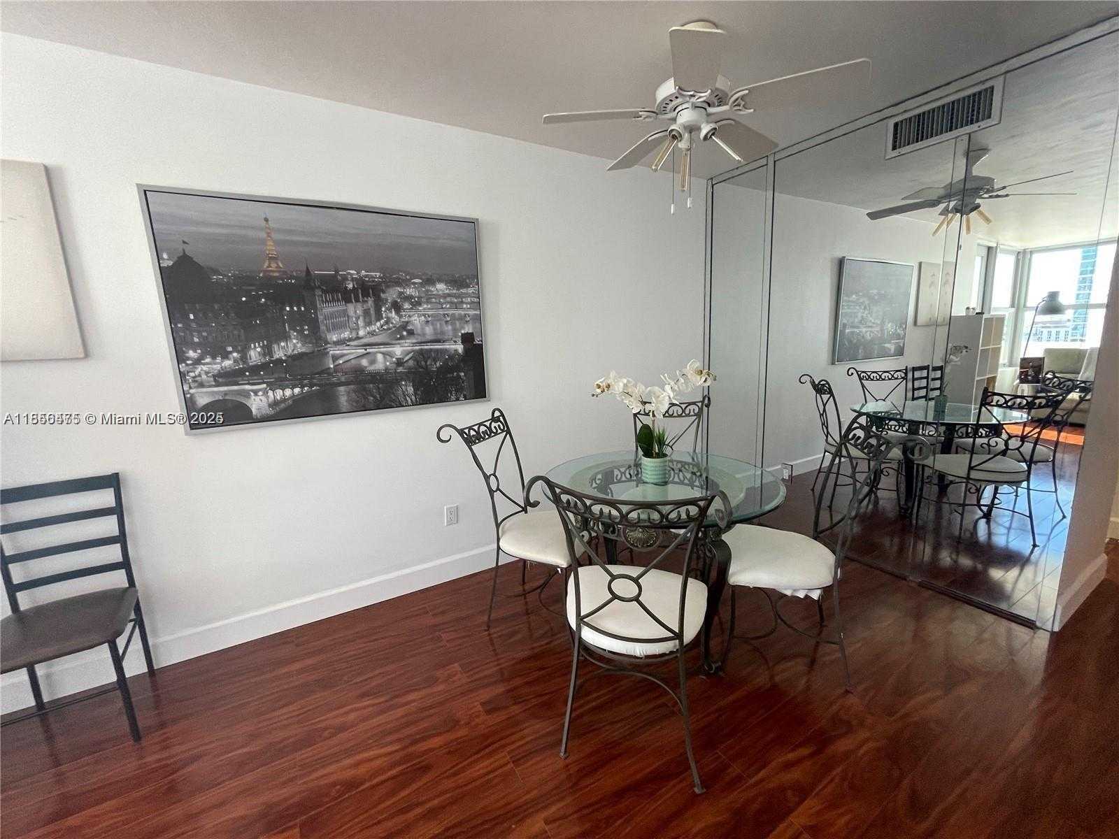 Small Image of 2899 COLLINS AVE #1420, Miami Beach Number 4