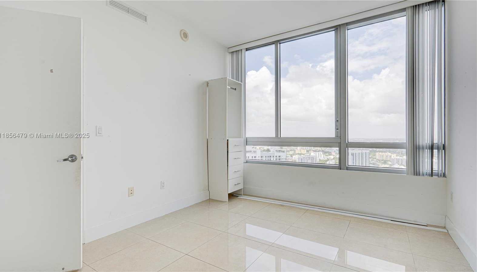 Small Image of 90 SOUTH WEST 3RD ST #PH-10, Miami Number 12