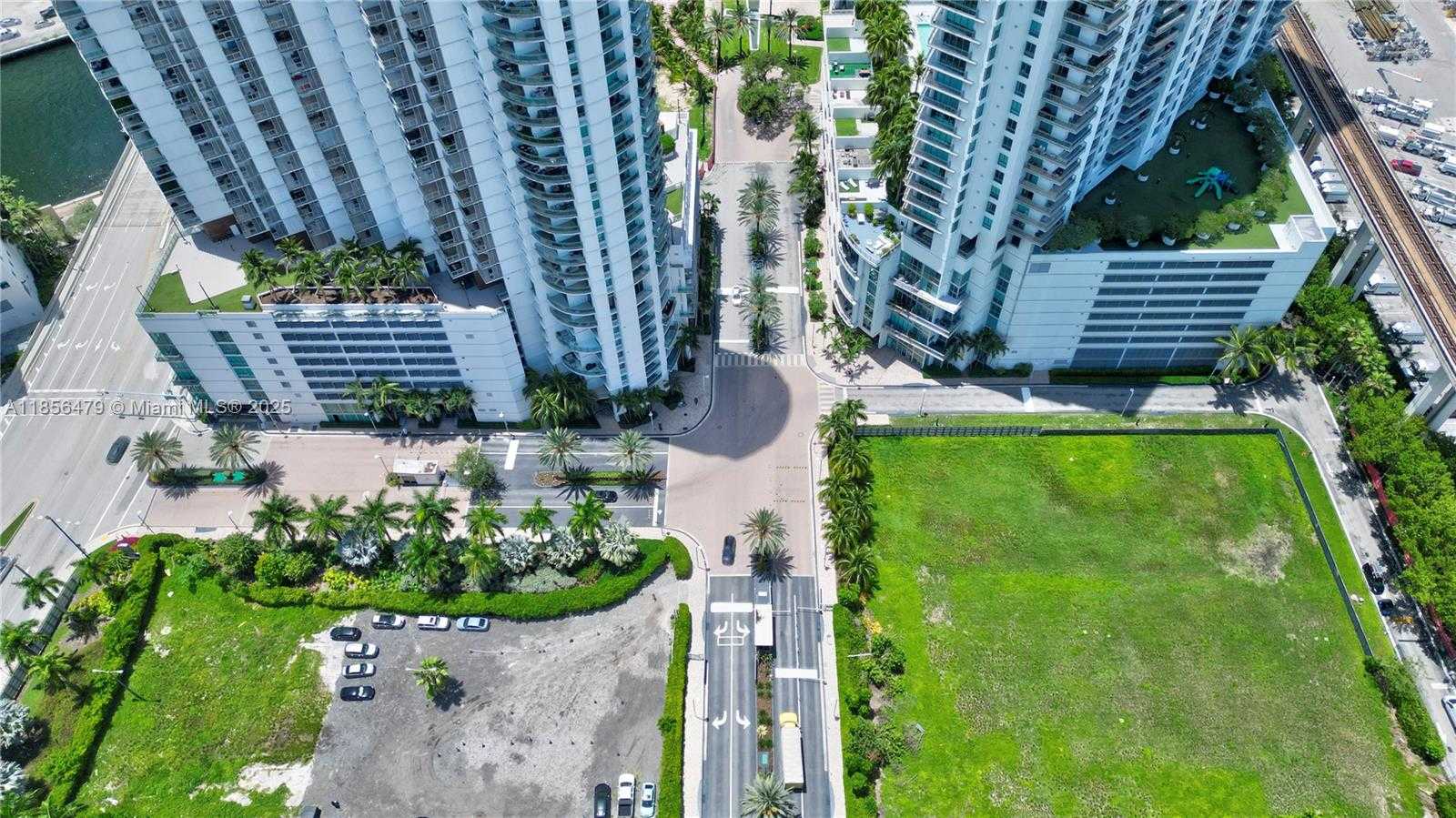 Small Image of 90 SOUTH WEST 3RD ST #PH-10, Miami Number 18