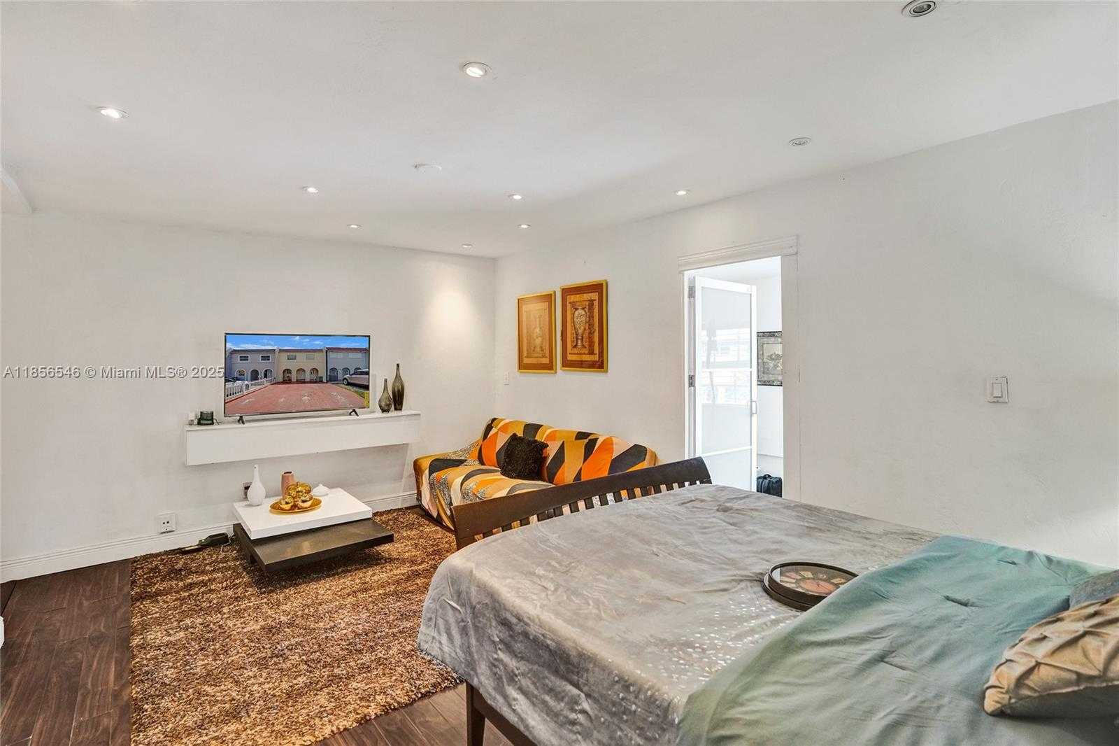 Small Image of 6925 WEST 3RD AVE, Hialeah Number 18