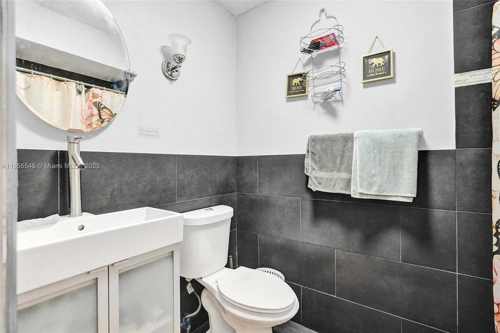 Small Image of 6925 WEST 3RD AVE, Hialeah Number 21