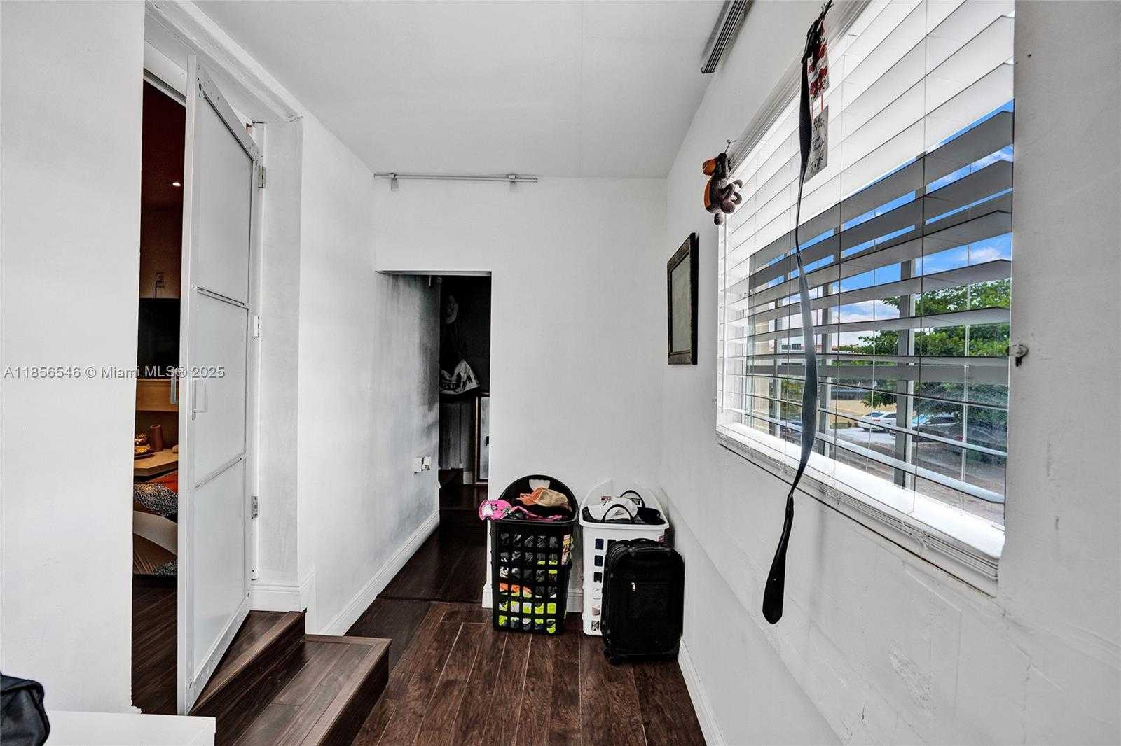 Small Image of 6925 WEST 3RD AVE, Hialeah Number 25