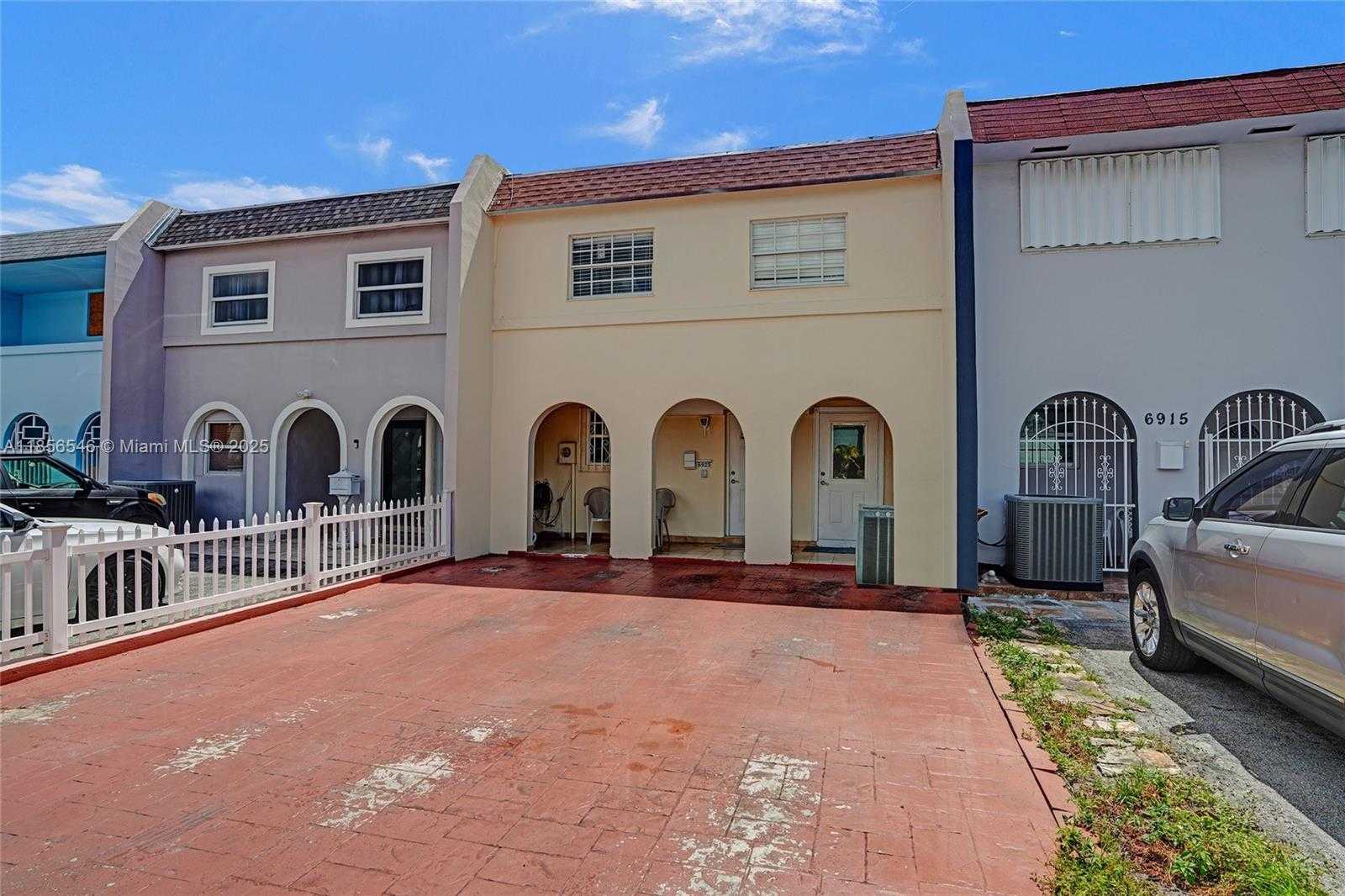 Small Image of 6925 WEST 3RD AVE, Hialeah Number 3