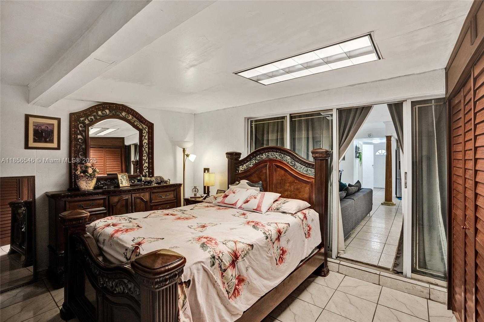 Small Image of 6925 WEST 3RD AVE, Hialeah Number 34