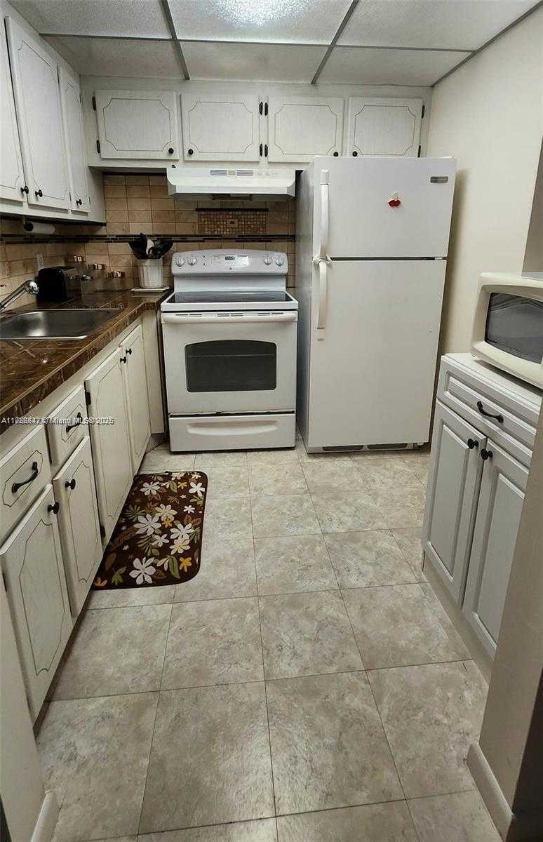Small Image of 198 TILFORD J #198, Deerfield Beach Number 16
