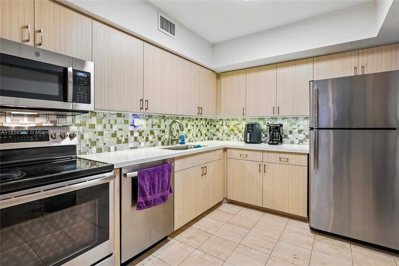 Small Image of 3600 MYSTIC POINTE DR #305, Aventura Number 10