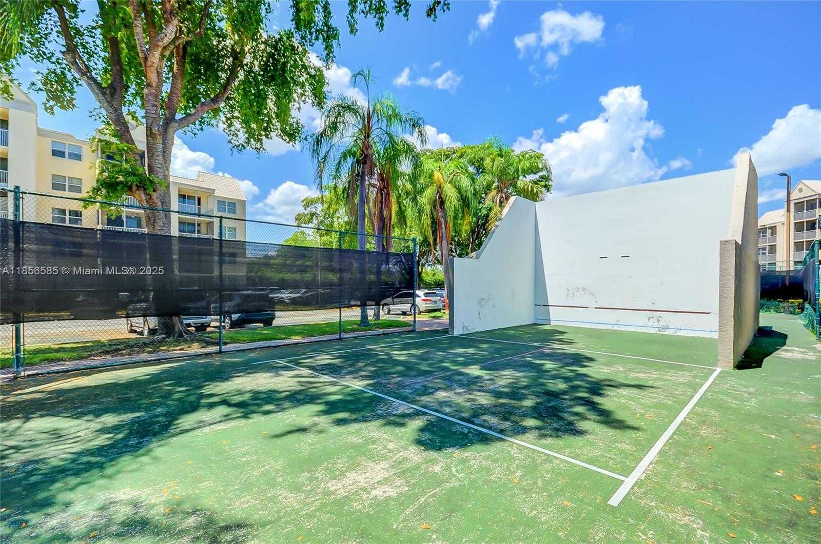 Small Image of 8290 LAKE DR #443, Doral Number 24