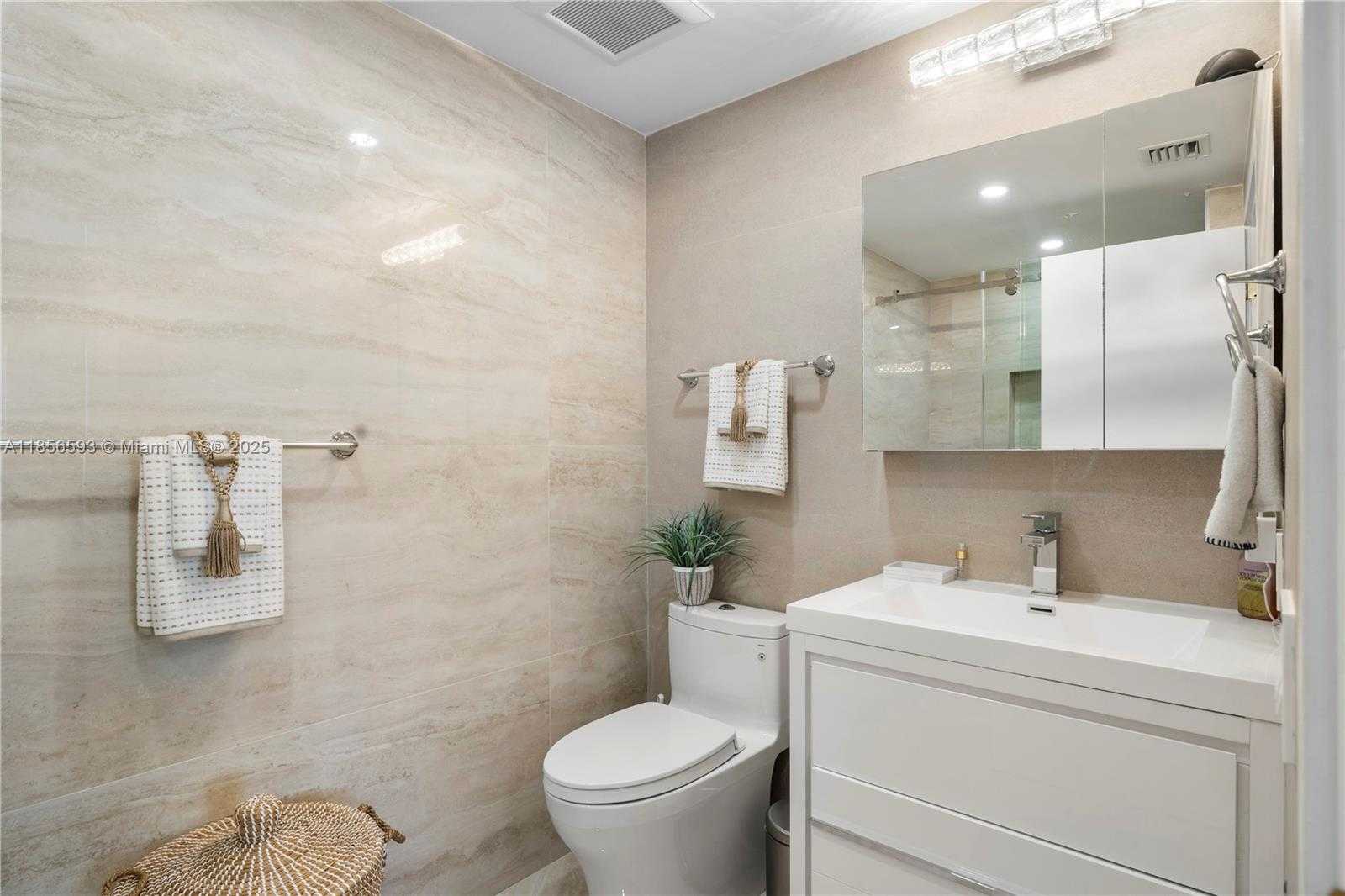Small Image of 701 BRICKELL KEY BLVD #707, Miami Number 15